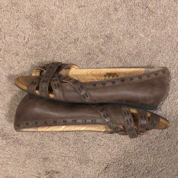 Fossil Leather Open Toe Flats - Picture 6 of 9